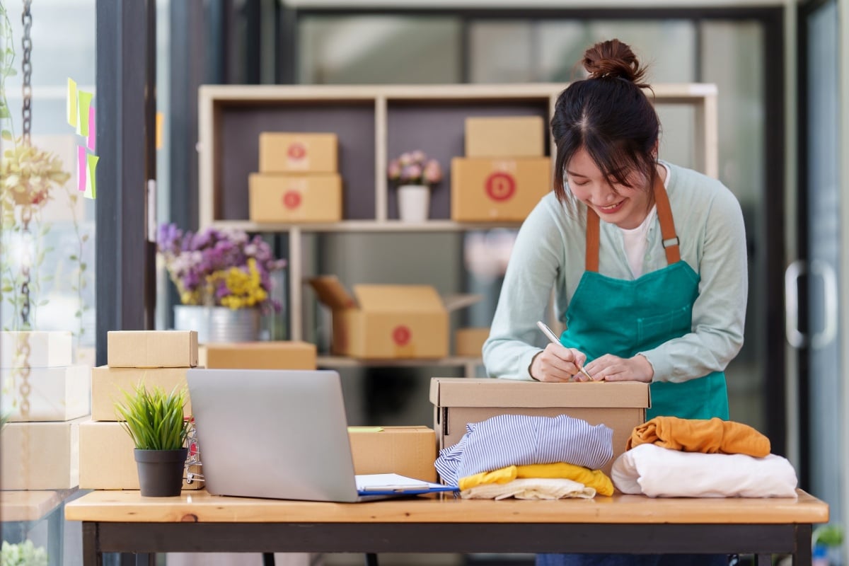 ABBANK は、特に家計企業向けに統合された財務およびビジネス管理ソリューションを提供しています。 ABBANK cung cấp giải pháp tài chính - quản lý kinh doanh tích hợp dành riêng cho hộ kinh doanh