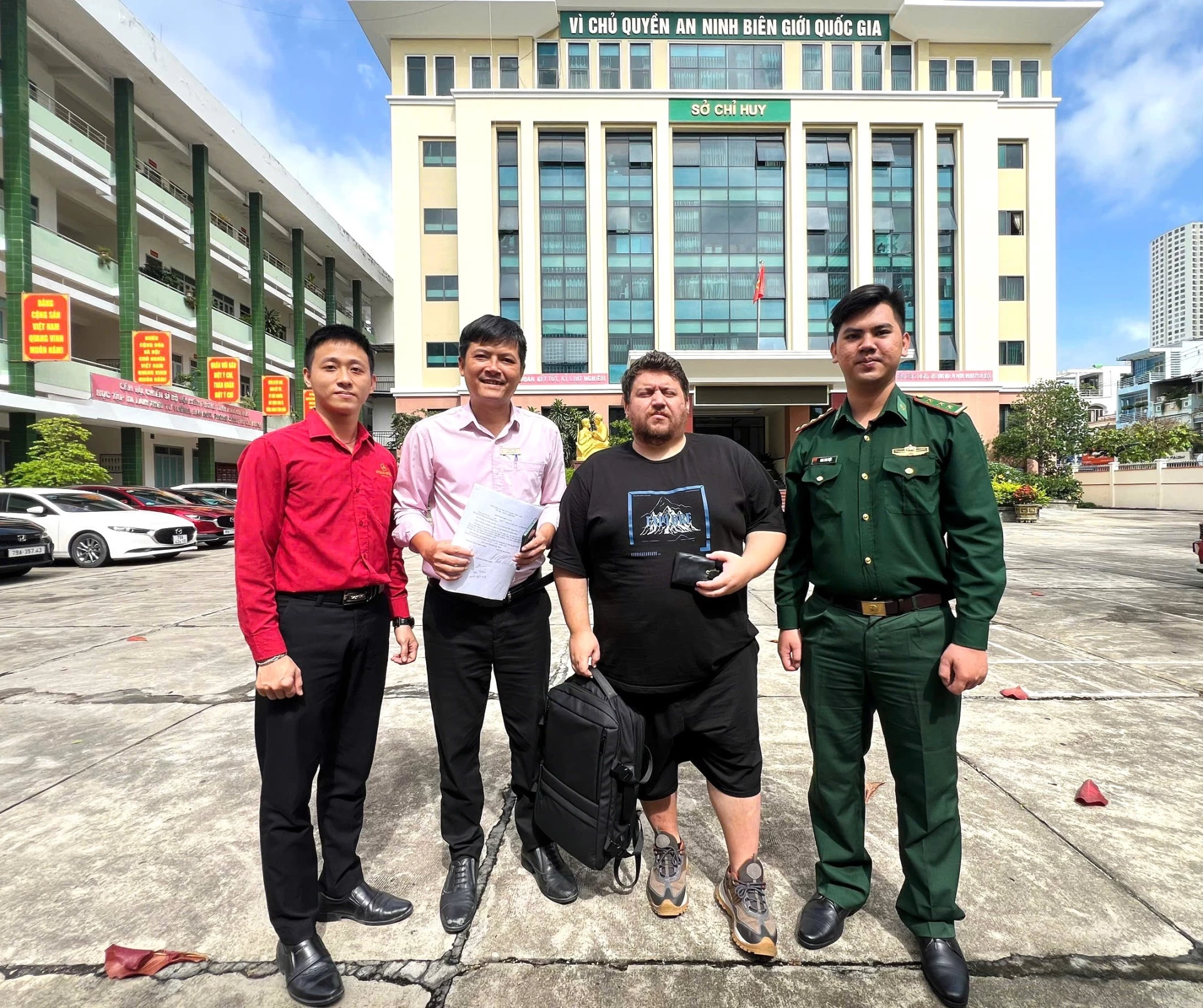 ミハイル・ウラディスラヴォヴィチは財産を取り戻して喜んだ。