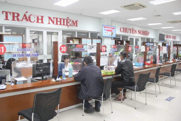 Cán bộ Đà Nẵng tăng lương thêm 4,75 triệu đồng/tháng nếu hoàn thành xuất sắc nhiệm vụ - Ảnh 1.