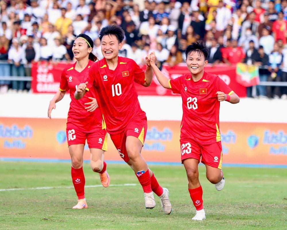 ベトナム女子チームはミャンマーに圧勝し、SEA Games 33の準決勝に堂々と進出した - 写真2