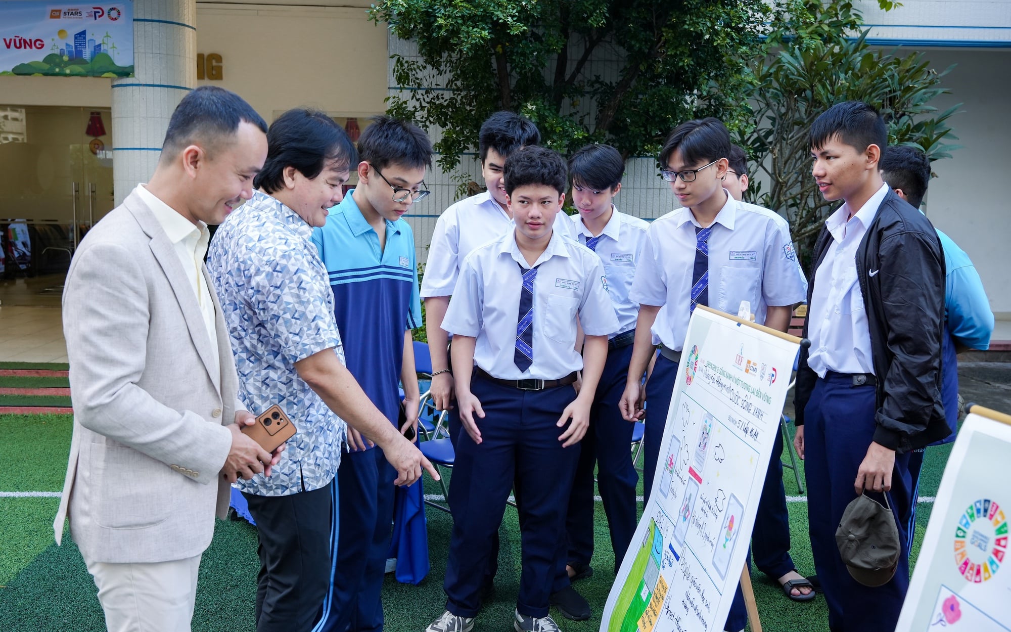 Số hóa cấp bản sao văn bằng, chứng chỉ gặp khó: TPHCM nêu kiến nghị khẩn  - Ảnh 2.