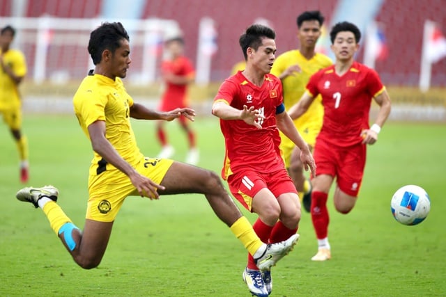 Jornal malaio: ‘Sub-23 vence com classe superior, surpreendendo o adversário’ - Foto 2. Báo Malaysia: ‘U.23 thắng bằng đẳng cấp vượt trội khiến đối thủ choáng váng’- Ảnh 2.