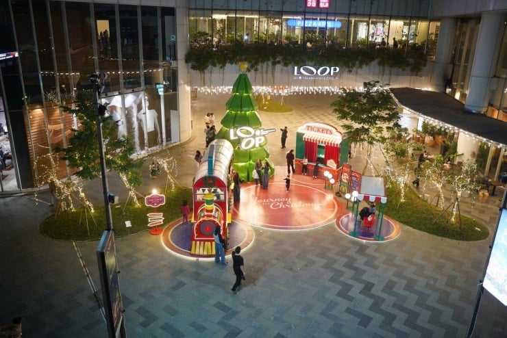 Hanoi karácsonykor a „fények szimfóniájává” válik - 6