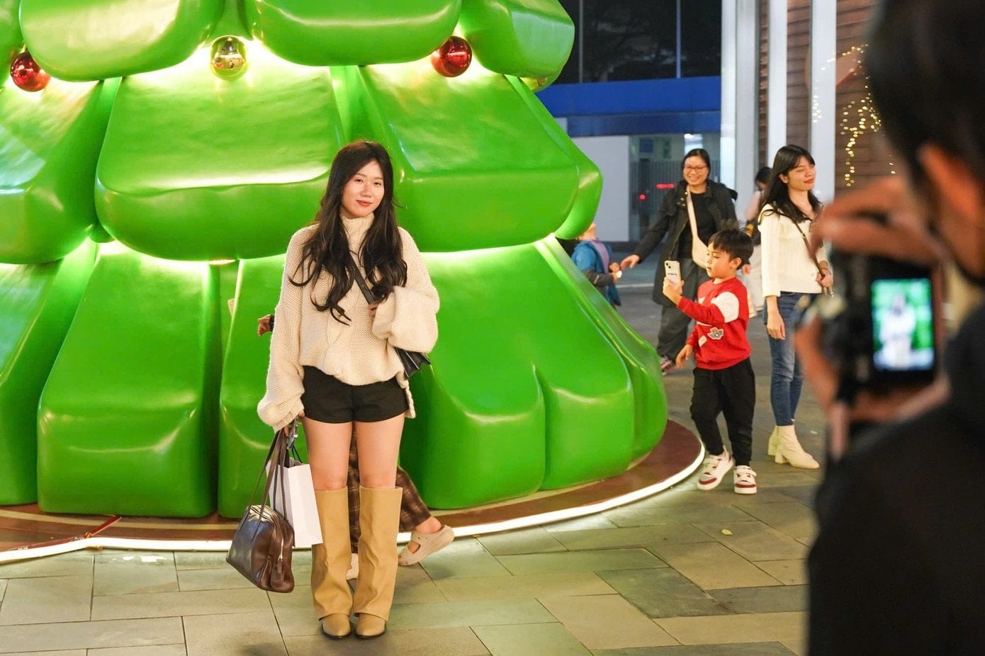 Hanoi karácsonykor a „fények szimfóniájává” válik - 9