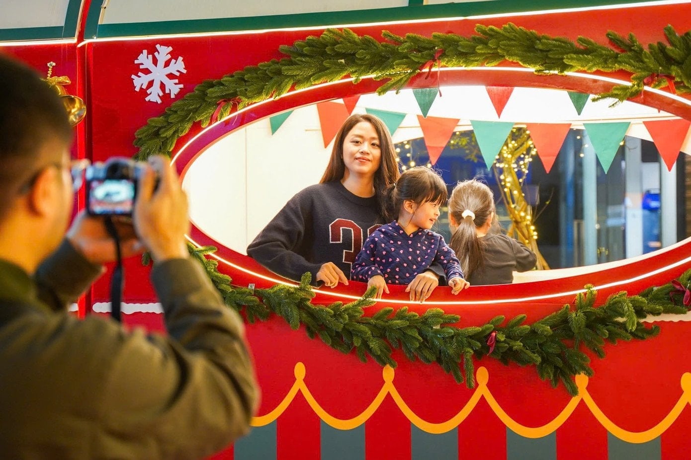 Hanoi karácsonykor a „fények szimfóniájává” válik - 10