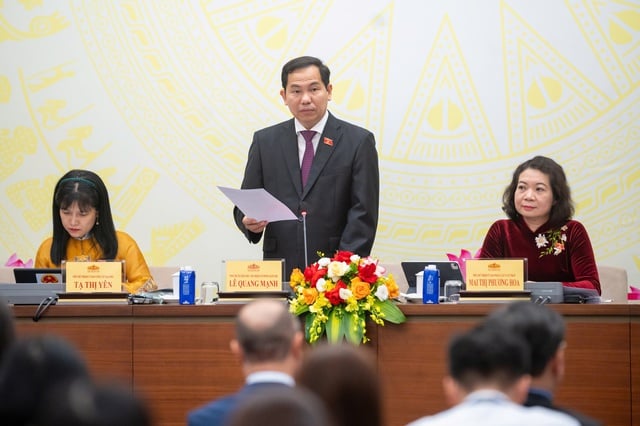 คณะกรรมการกิจการผู้แทนของสภาแห่งชาติหารือเกี่ยวกับการปรับปรุงการบริหารจัดการบุคลากร - ภาพที่ 2 Ủy ban Công tác đại biểu Quốc hội nói về kiện toàn công tác nhân sự- Ảnh 2.