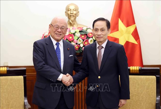 ছবির ক্যাপশন