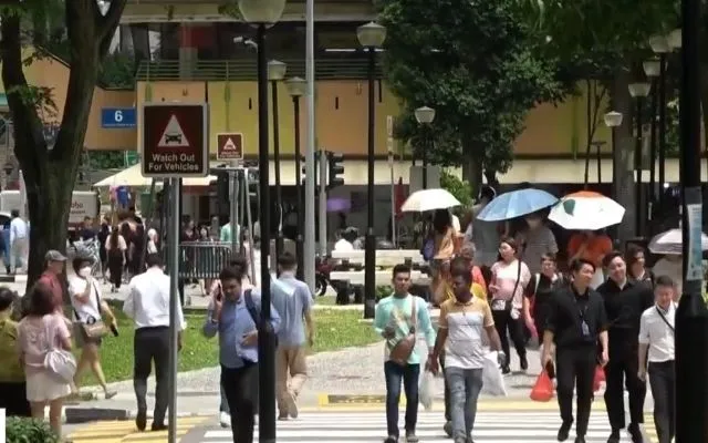 Tendința actuală de „înghețare” a recrutării are un anumit impact asupra lucrătorilor. Xu hướng “đóng băng” tuyển dụng hiện có tác động nhất định tới người lao động.