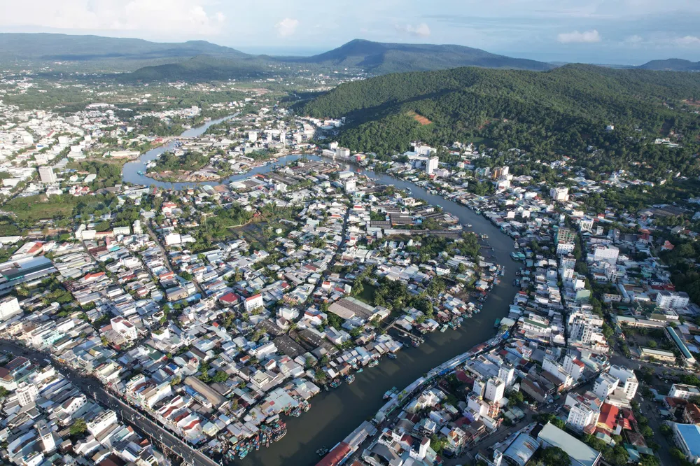 A situação de apropriação indevida de terras e ocupação ilegal de terras administradas por agências e organizações estatais está se tornando cada vez mais complexa em Phu Quoc.