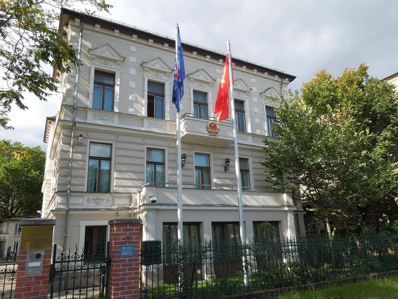 ស្នើវិសោធនកម្មនិងបន្ថែមបទបញ្ញត្តិមួយចំនួនទាក់ទងនឹងភ្នាក់ងារតំណាងវៀតណាមនៅបរទេស - រូបថត ១. Đề xuất sửa đổi, bổ sung một số quy định liên quan đến Cơ quan đại diện của Việt Nam ở nước ngoài- Ảnh 1.