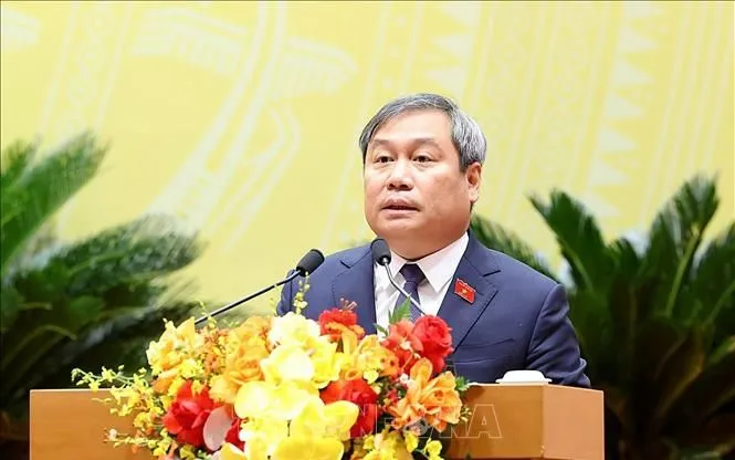 ທ່ານປະທານຄະນະກຳມະການປະຊາຊົນນະຄອນ ຮ່າໂນ້ຍ ຫວູດ້າຍແທງ. ພາບ: ອານດັງ/TTXVN Chủ tịch Ủy ban nhân dân thành phố Hà Nội Vũ Đại Thắng. Ảnh: An Đăng/TTXVN