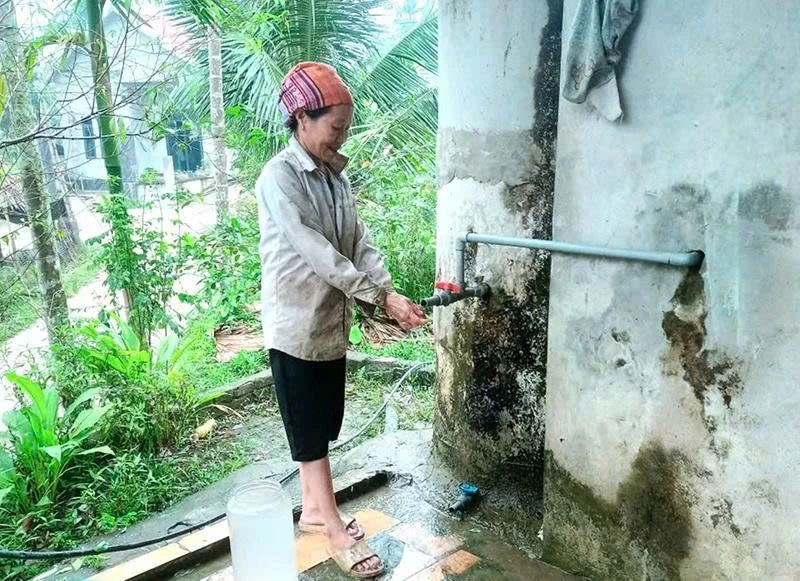 Mieszkańcy gminy Linh Son z niecierpliwością oczekują zakończenia projektu mającego na celu zapewnienie czystej wody.