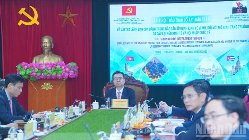 Scenen på konferensen.