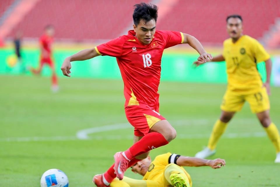Coach Kim Sang-sik: Het doel van het Vietnamese U22-team is om de finale te bereiken en het kampioenschap te winnen in het Rajamangala-stadion - foto 3