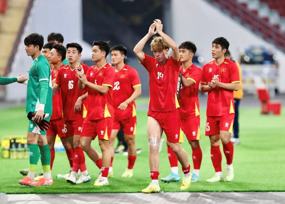 Coach Kim Sang-sik: Het doel van het Vietnamese U22-team is om de finale te bereiken en het kampioenschap te winnen in het Rajamangala-stadion - foto 4