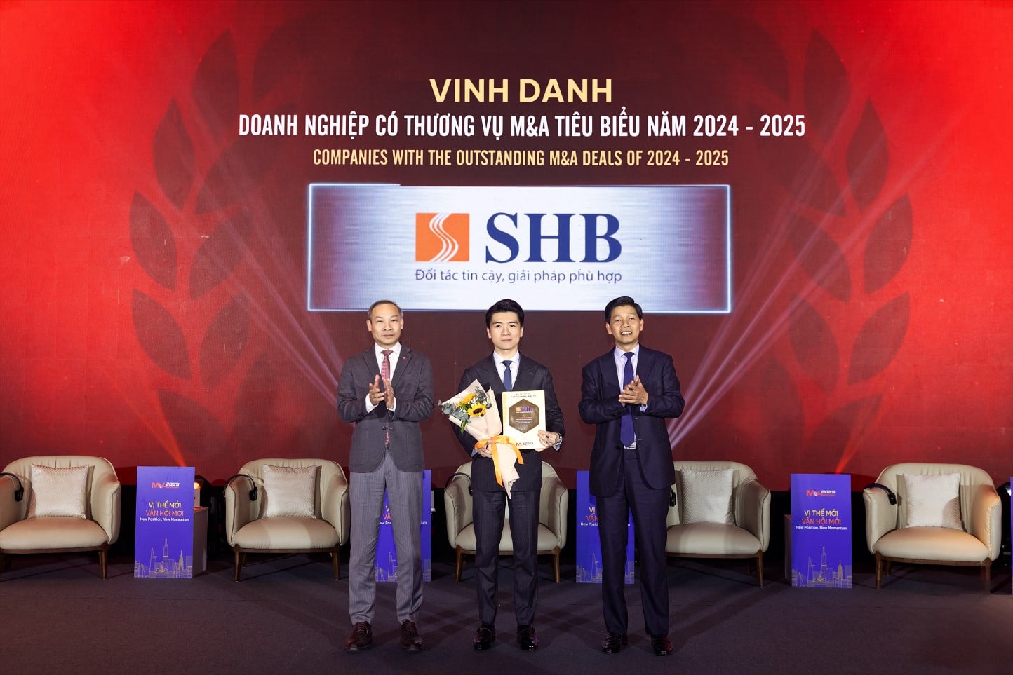 shb-duoc-vinh-danh-doanh-nghiep-co-thuong-vu-ma-tieu-bieu-nam-2024-2025.jpg