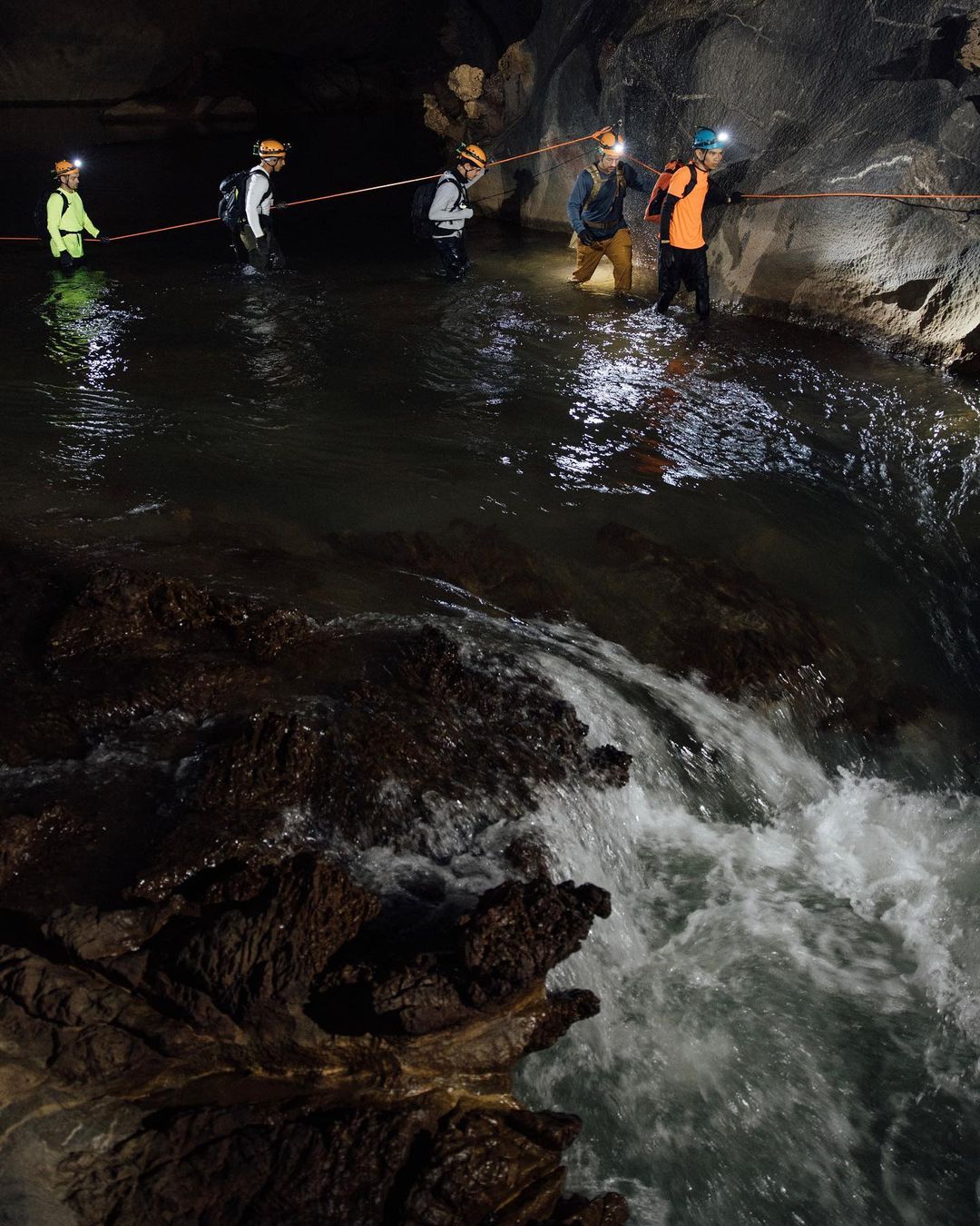 DJ số 1 thế giới thám hiểm hang Sơn Đoòng, khoe loạt ảnh ma mị- Ảnh 7.