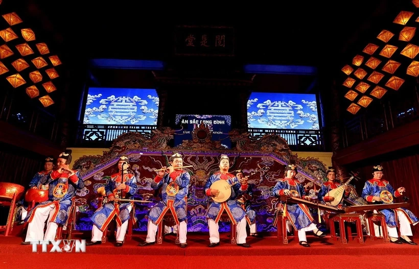 De 17 UNESCO-listade kulturarvsplatserna visar upp Vietnams rika kultur.