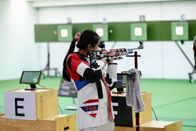 Trường đoàn Việt Nam bật khóc khi Mộng Tuyền và Tâm Quang giành HCV bắn súng: Nghẹt thở rồi vỡ òa!- Ảnh 4.