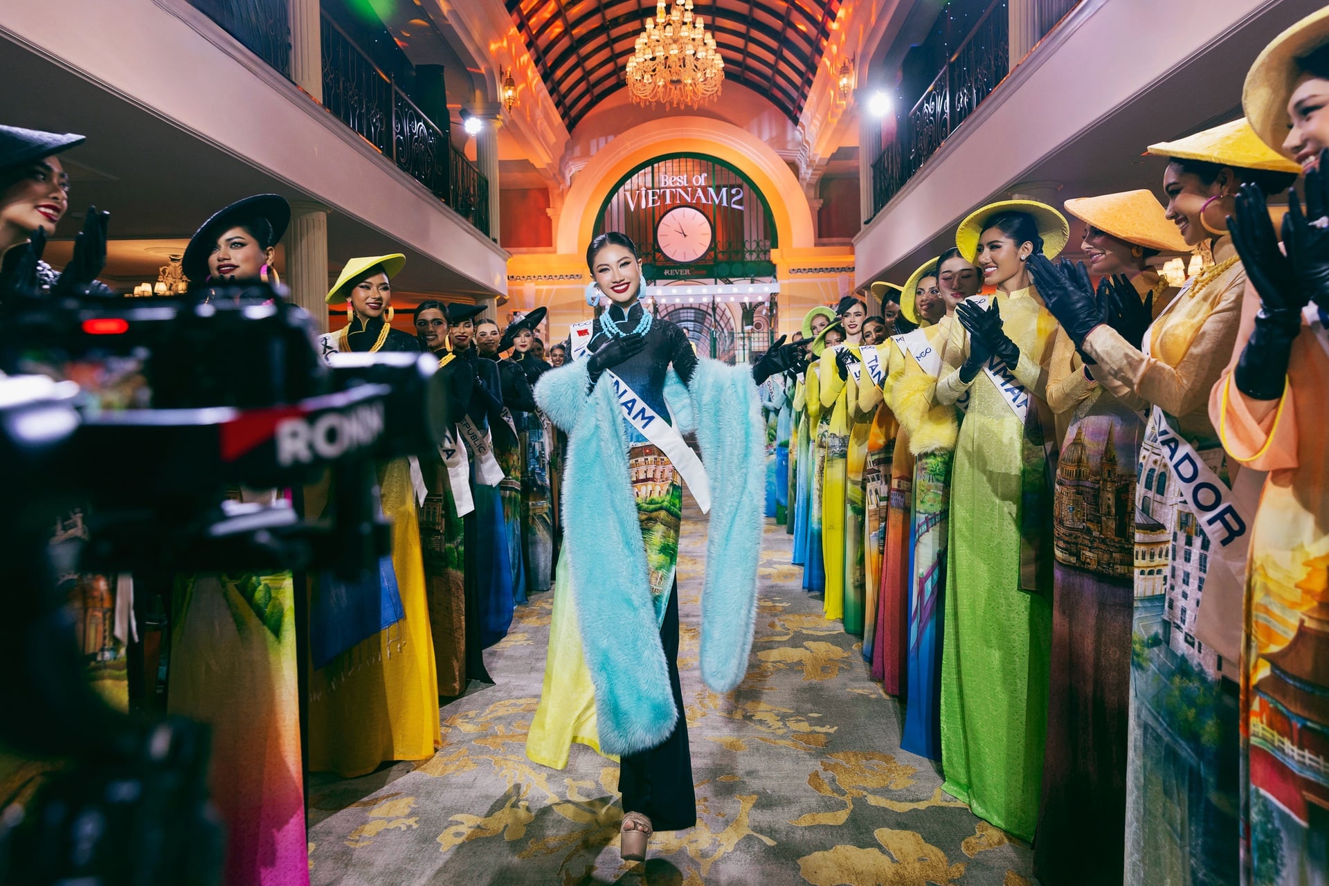 កញ្ញា ភឿង លីញ ជាប់ចំណាត់ថ្នាក់លេខ ៥ សម្រាប់ការសម្តែងអាវផាយដ៏គួរឱ្យចាប់អារម្មណ៍ក្នុងកម្មវិធី Miss Cosmo 2025 - ១