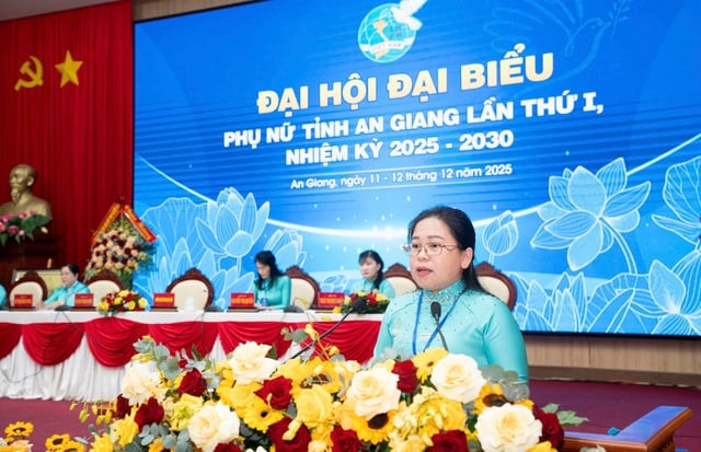 300 delegater deltar i den första kongressen för kvinnliga representanter i An Giang-provinsen, mandatperioden 2025-2030 - Foto 1. 300 đại biểu dự Đại hội đại biểu Phụ nữ tỉnh An Giang lần thứ I, nhiệm kỳ 2025-2030- Ảnh 1.