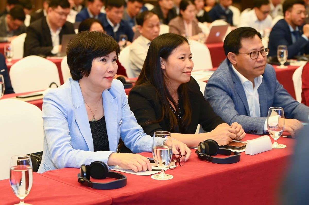 Các đại biểu tham dự Diễn đàn. Ảnh: Tùng Đinh.