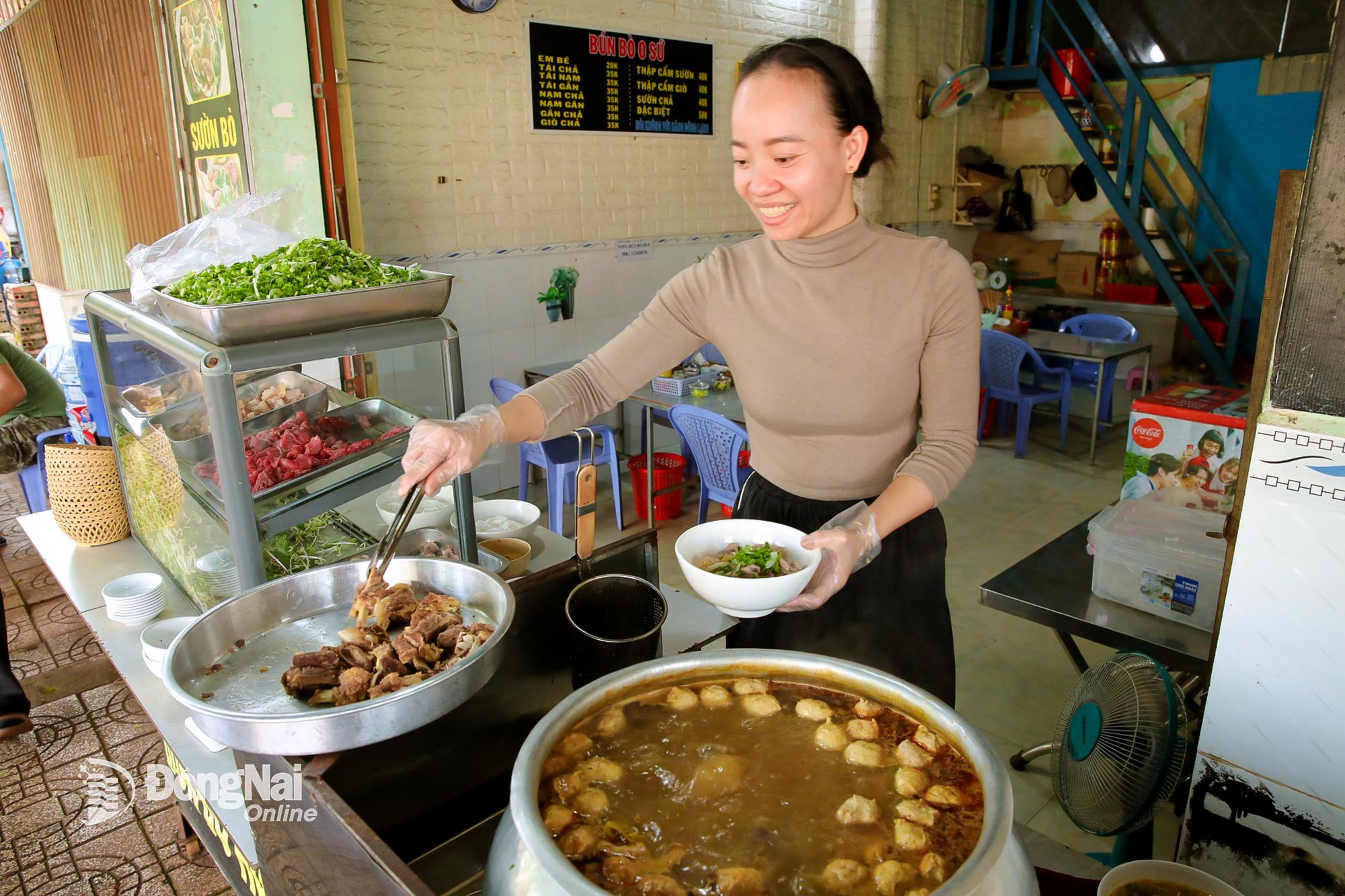 Bun bo O Su – En deilig rett som hjelper turister med å lade opp før reisen for å erobre Ba Ra-toppen. Foto: Truong Hien