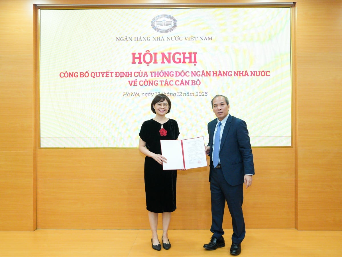 Công bố quyết định bổ nhiệm hai Phó Cục trưởng Cục An toàn hệ thống các tổ chức tín dụng