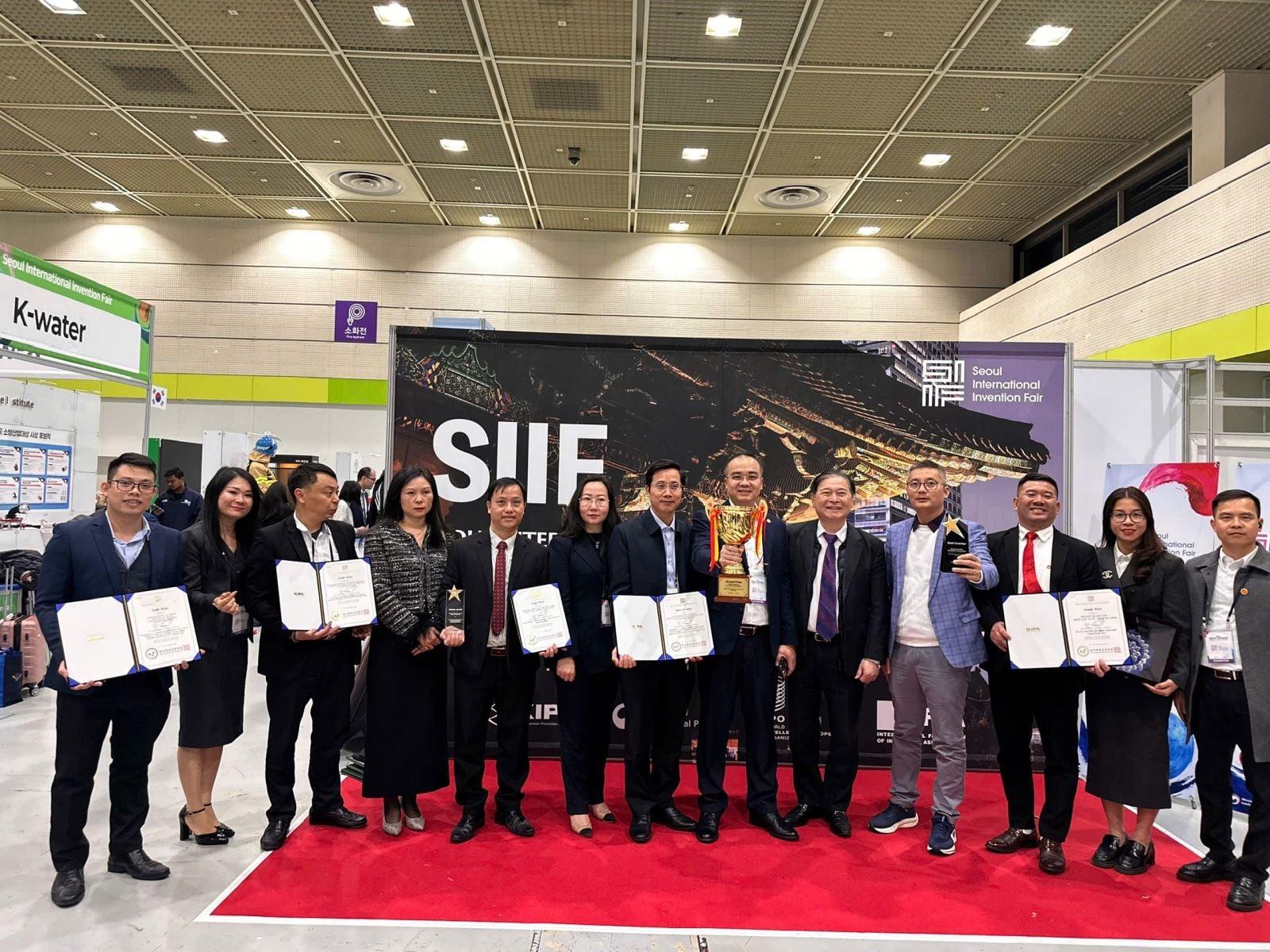 ចំណងជើងរូបថត