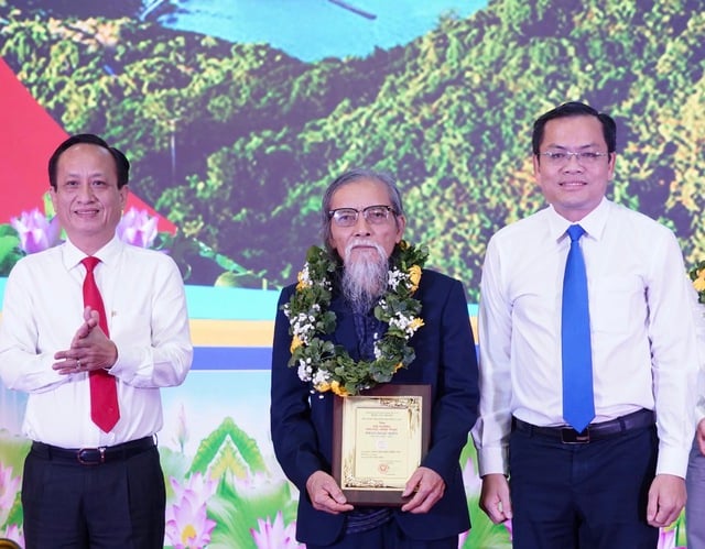 14 tác phẩm đoạt giải thưởng Văn học nghệ thuật Phan Ngọc Hiển lần thứ 5- Ảnh 2.