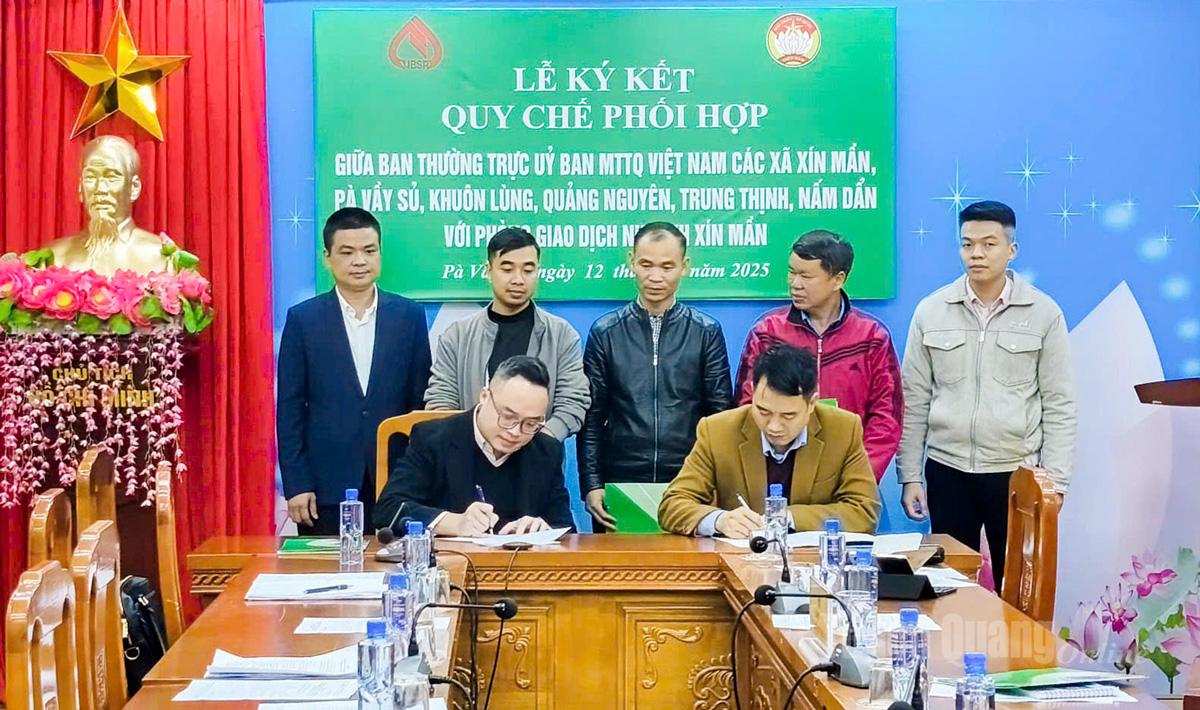 De vestiging van de Vietnamese Bank voor Sociaal Beleid (NHCSXH) in Xin Man heeft een samenwerkingsovereenkomst getekend met de comités van het Vietnamese Vaderlandsfront van de gemeenten in het gebied.