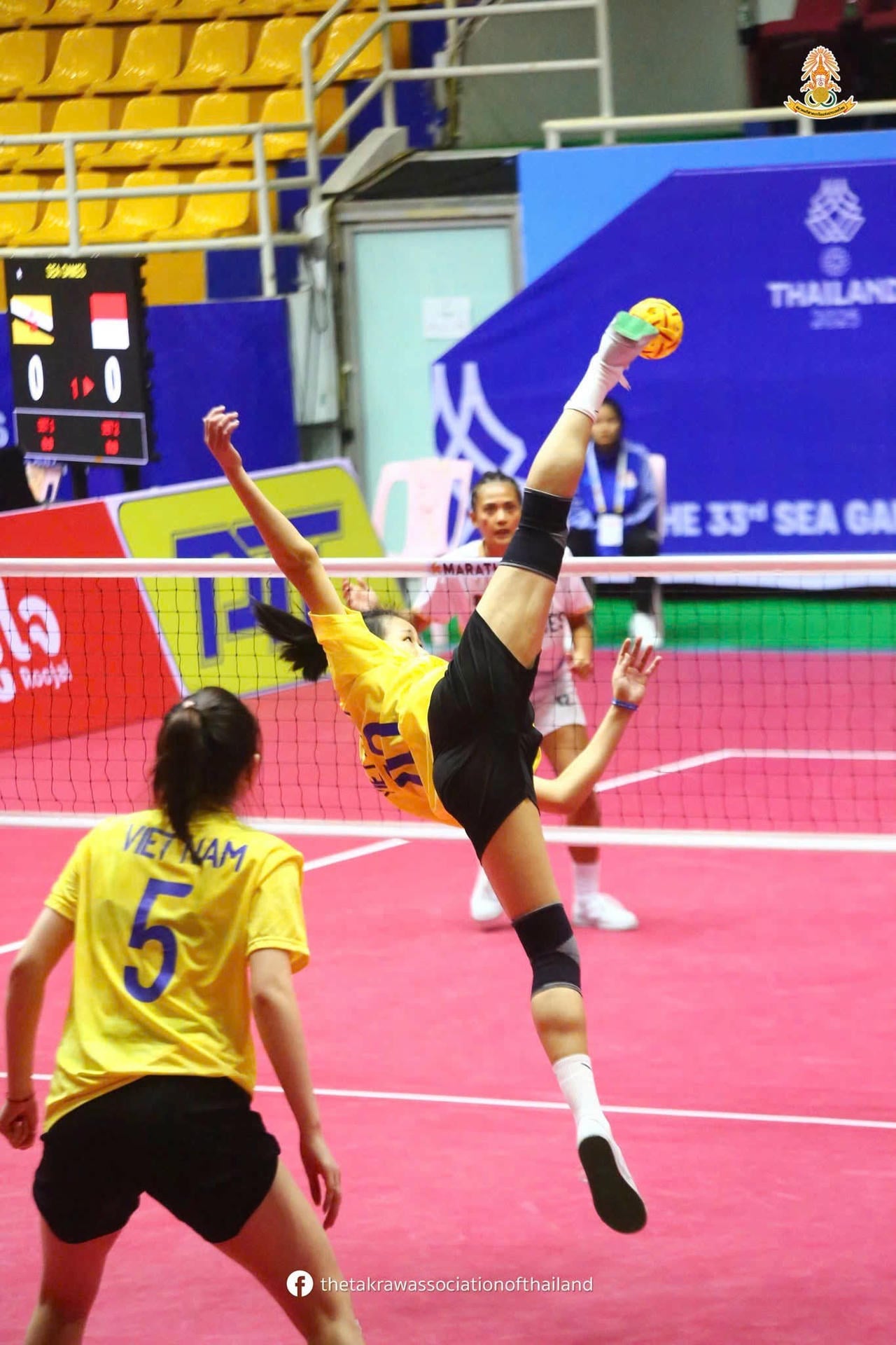Tim Sepak Takraw Vietnam menampilkan banyak permainan spektakuler.