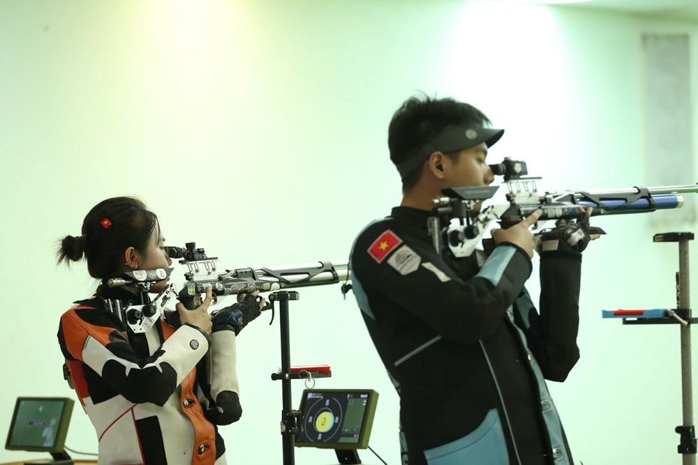 Jogos do Sudeste Asiático 33, terceiro dia (12 de dezembro): Mantendo a sequência de medalhas de ouro, Huy Hoang domina as provas de natação - foto 2