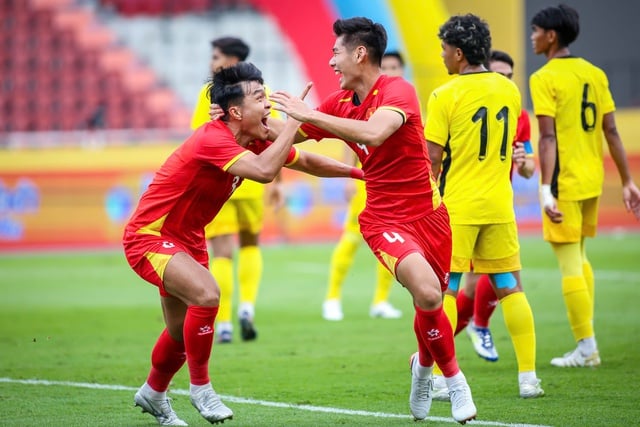 Programul semifinalelor: Vietnam U23 se concentrează pe victoria împotriva Filipinelor U23 - Imaginea 1. Lịch thi đấu bán kết mới nhất: U.23 Việt Nam tập trung để thắng U.23 Philippines- Ảnh 1.