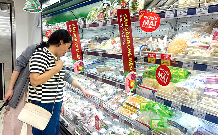 Очікування попиту на покупки зі знижками наприкінці року.