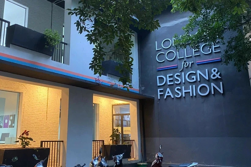 O Ministério da Educação se pronuncia sobre a questão do não reconhecimento de diplomas universitários estrangeiros.