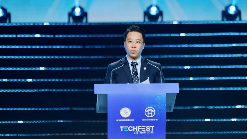 Bapak Le Toan Thang, Direktur Pusat Nasional Pendukung Startup Kreatif, berbicara di acara tersebut. (Foto: BICH LIEN)