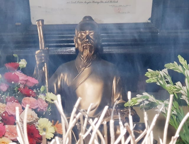 De stralende sterren van Vietnam: De medische beroepsgroep stelt het redden van levens boven alles - Foto 2. Tinh tú đất Việt: Nghề y cứu người trên hết- Ảnh 2.