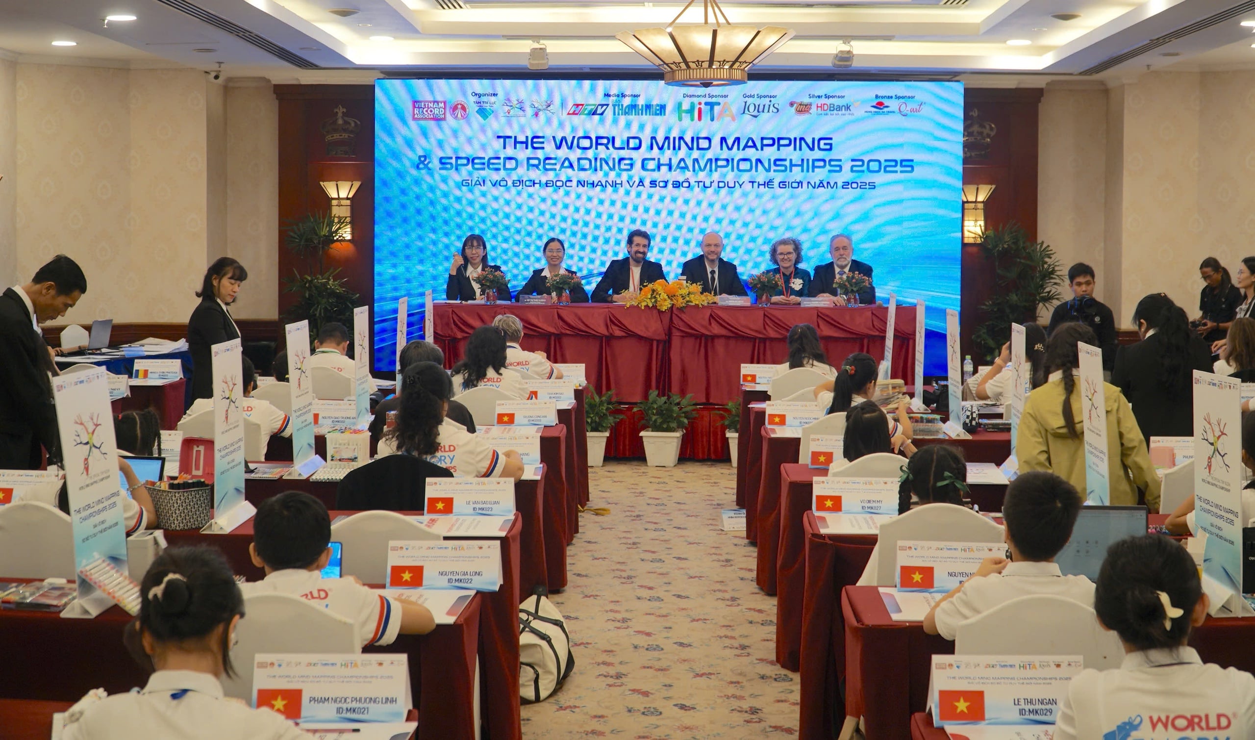 Bên trong 'đấu trường não bộ', giải vô địch siêu trí nhớ 2025 có gì?- Ảnh 1.