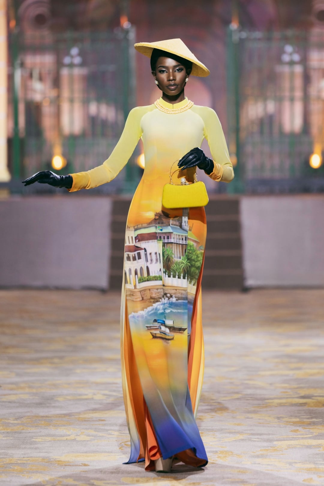 ការរចនានៅលើអាវយឺតត្រូវបានបំផុសគំនិតដោយអច្ឆរិយៈធម្មជាតិ ស្នាដៃស្ថាបត្យកម្ម និងសិល្បៈនៃស្រុកកំណើតរបស់បេក្ខជនម្នាក់ៗ។