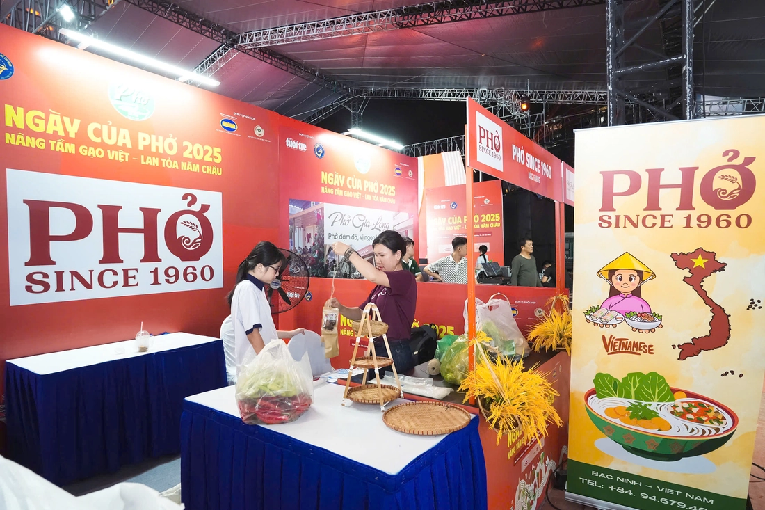 פו מאזורים שונים מתכנס בהו צ'י מין סיטי - תמונה 4. Phở các vùng miền hội tụ ở TP.HCM - Ảnh 3.