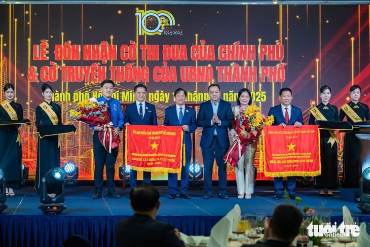 ফো দিবসের প্রতিক্রিয়ায় ১০০টি বাটি ফো পরিবেশনের মাধ্যমে ম্যাজেস্টিক হোটেল তার শতবর্ষ উদযাপন করছে - ছবি ২। Majestic - Ảnh 2.