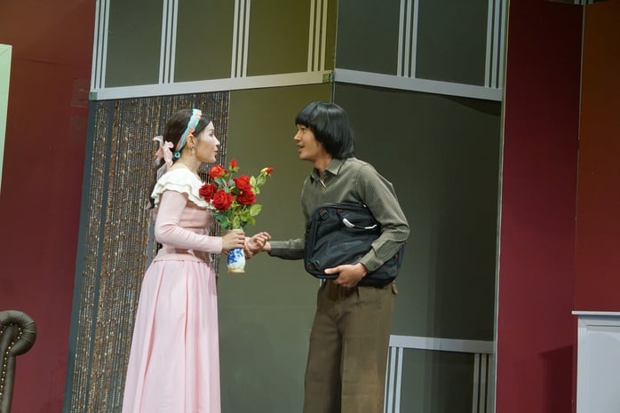 Thu Trang, Tiến Luật, Khả Như, Quang Tuấn quậy tung nóc 