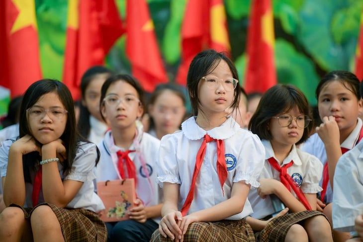 Giảm thủ tục khi học sinh xin chuyển trường - Ảnh 1.