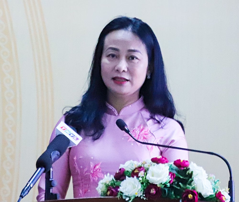 Dr. Nguyen Thi Tuyet Loan, rektor ved Can Tho City Political School, holdt åpningstalen på seminaret.