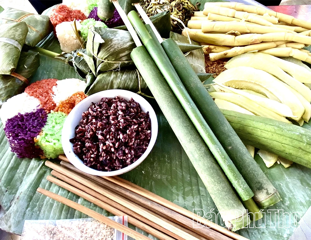 ງານບຸນປະເພນີ Com De ທີ່ເປັນເອກະລັກສະເພາະ.