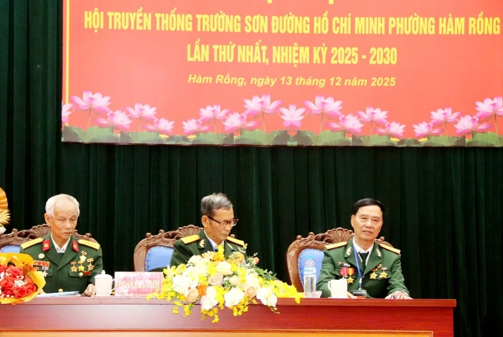 Kongres tradiční asociace Truong Son - Ho Či Minova stezka z okrsku Ham Rong