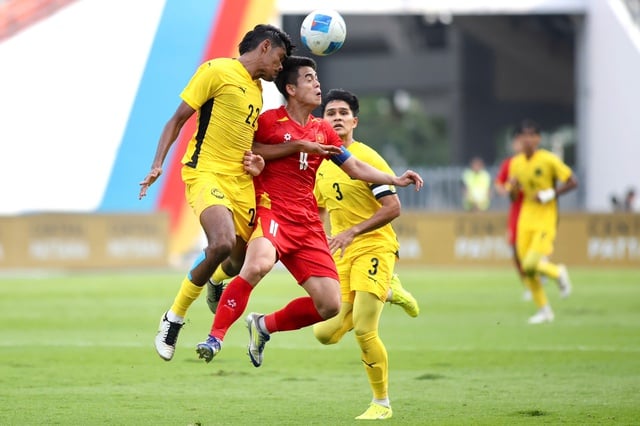 Dnešní napínavý zápasový program: Trenér malajsijského týmu do 23 let používá psychologické taktiky, domácí Thajsko se cítí nesvá - Foto 2. Lịch thi đấu cực hay hôm nay: HLV U.23 Malaysia tung chiêu tâm lý, chủ nhà Thái Lan bất an- Ảnh 2.