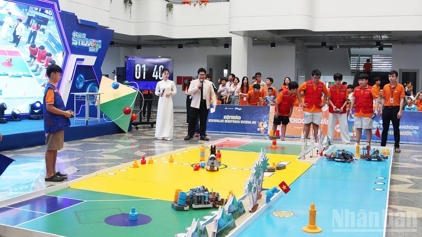 チームは「国家建設」コンテストに参加しました。