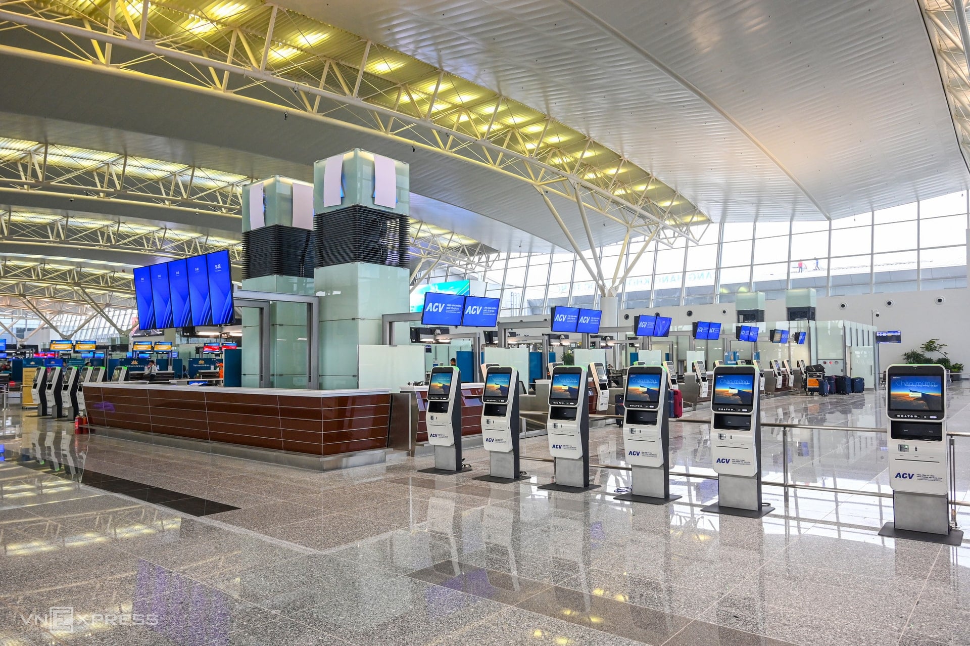 সম্প্রসারণের পর নোই বাই টি২ টার্মিনালে চেক-ইন এলাকার একটি মনোরম দৃশ্য।